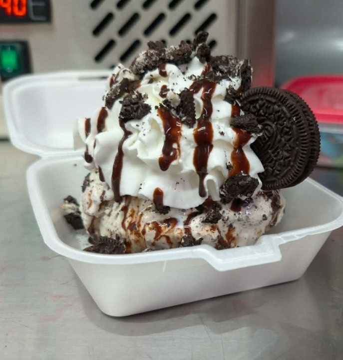 Oreo sundae with cookies and cream ice cream, whipped topping and hot fudge